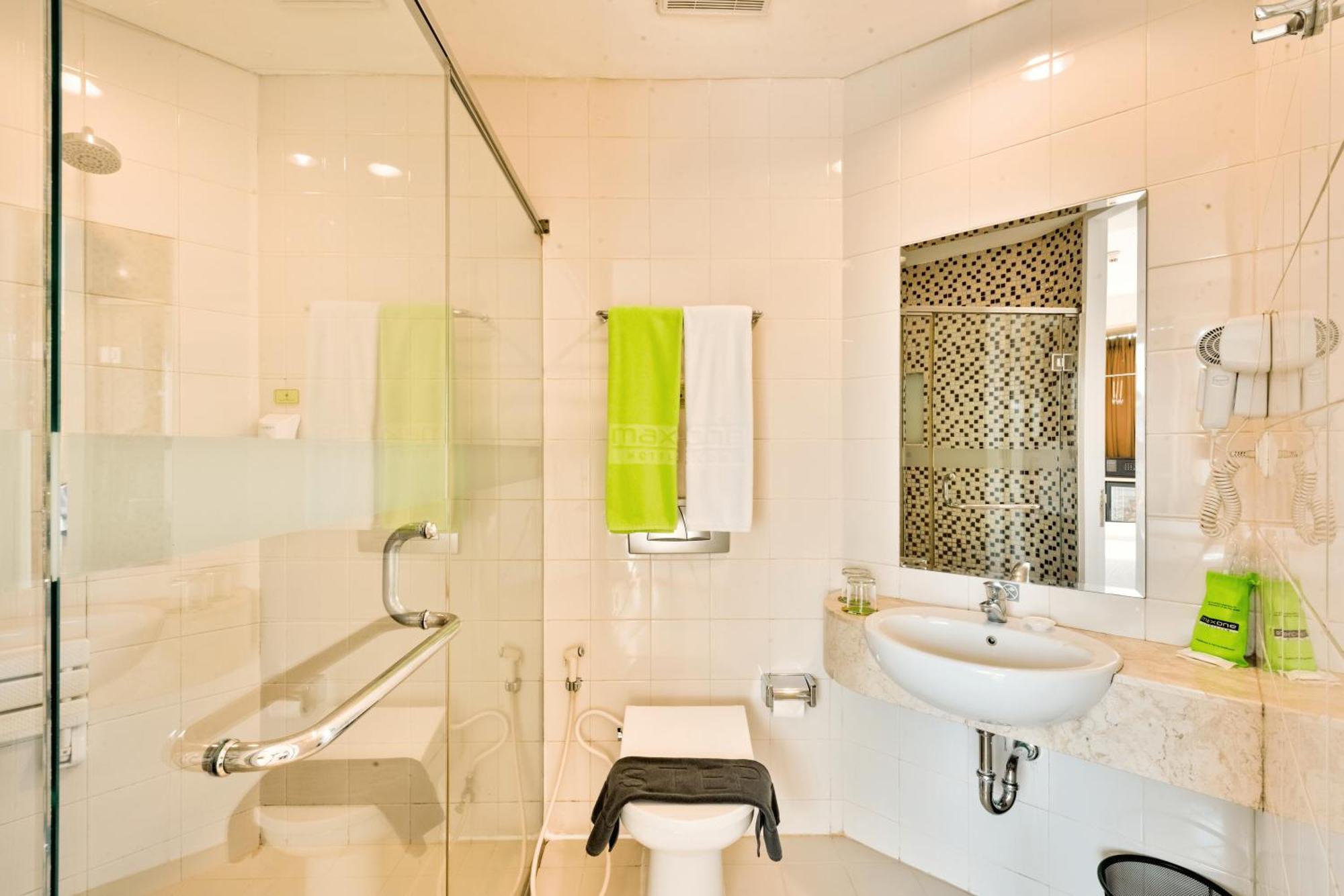 Maxone Premier Melawai Hotel Jakarta Ngoại thất bức ảnh